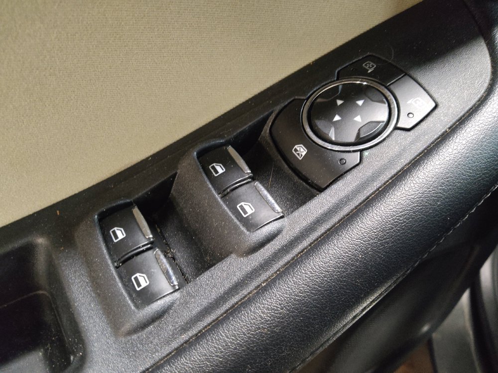 Used 2018 Ford Edge SE FWD image 27