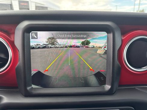 Used 2023 Jeep Gladiator Rubicon w/ Cold Weather Group AWD/4WD image 17