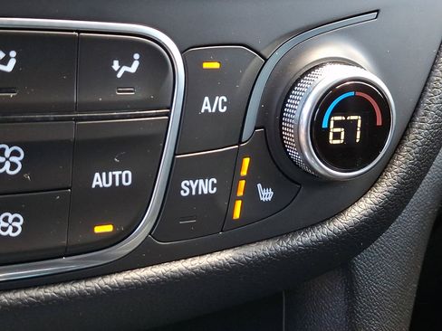Used 2020 Chevrolet Equinox LT w/ Sport Edition AWD/4WD image 23