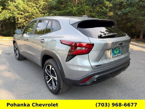 Used 2026 Chevrolet Trax RS w/ Sunroof Package FWD image 5