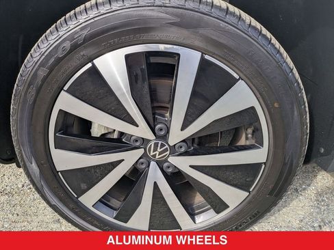 Used 2022 Volkswagen Taos SE image 10