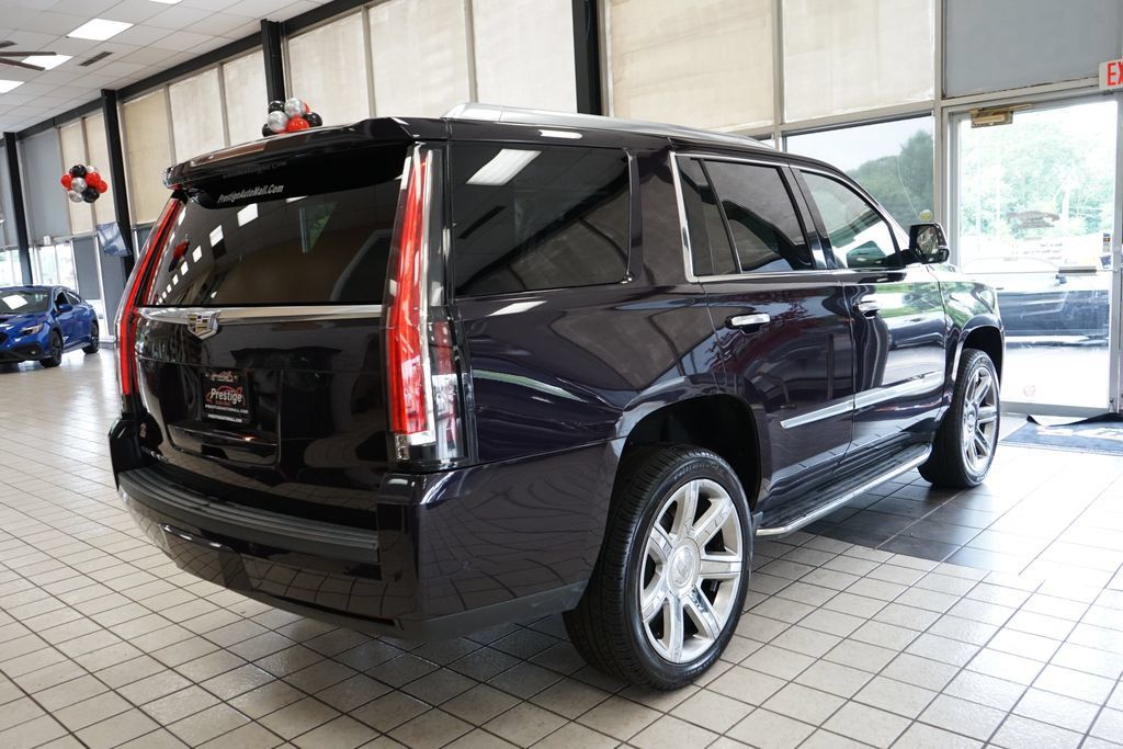 Used 2018 Cadillac Escalade Luxury AWD/4WD image 21