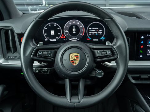 Certified 2024 Porsche Cayenne AWD/4WD image 21
