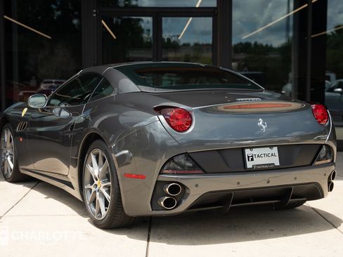 Used 2012 Ferrari California RWD image 13