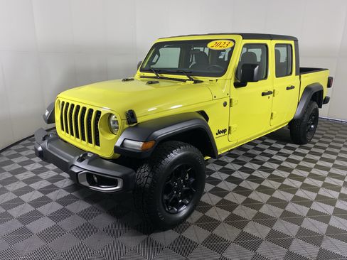 Used 2023 Jeep Gladiator Sport w/ Off Road Group AWD/4WD image 9
