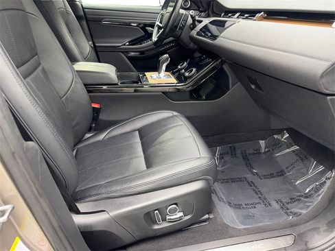 Used 2021 Land Rover Range Rover Evoque R-Dynamic SE image 44