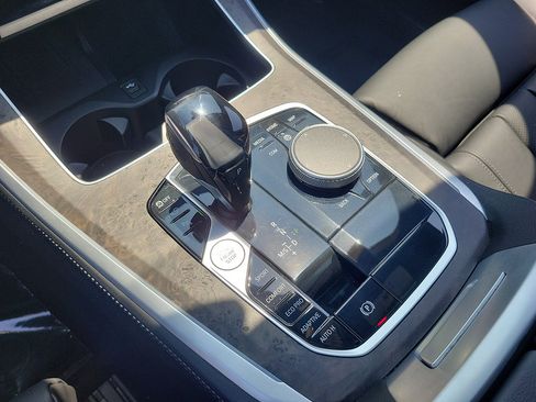 Used 2022 BMW X5 sDrive40i w/ M Sport Package RWD image 29