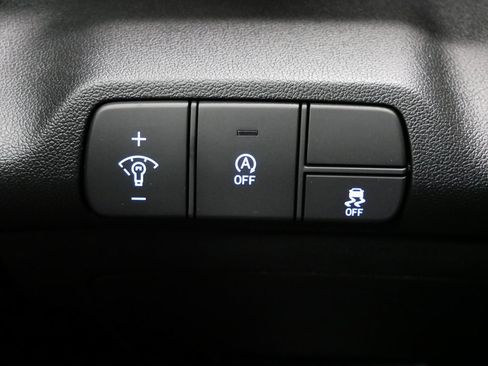 New 2025 Hyundai Elantra SE image 21