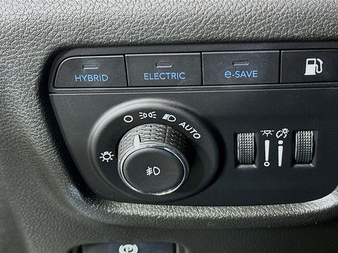 Used 2023 Jeep Grand Cherokee 4WD 4xe image 15