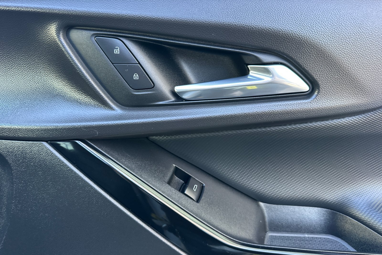 Certified 2025 Chevrolet Equinox LT FWD image 22