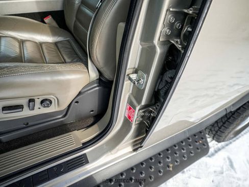 Used 2003 HUMMER H2 w/ Preferred Equipment Group image 75