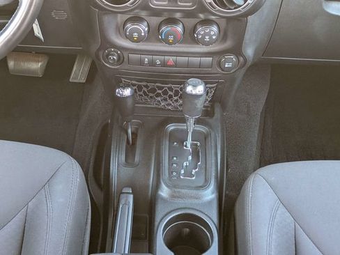 Used 2018 Jeep Wrangler Sport AWD/4WD image 16