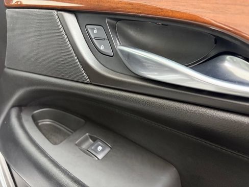 Used 2017 Cadillac Escalade ESV Luxury AWD/4WD image 44