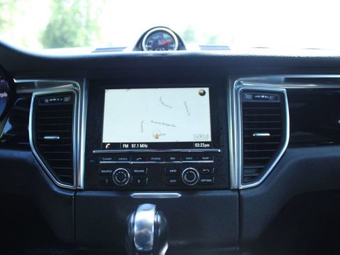 Used 2015 Porsche Macan S AWD/4WD image 19