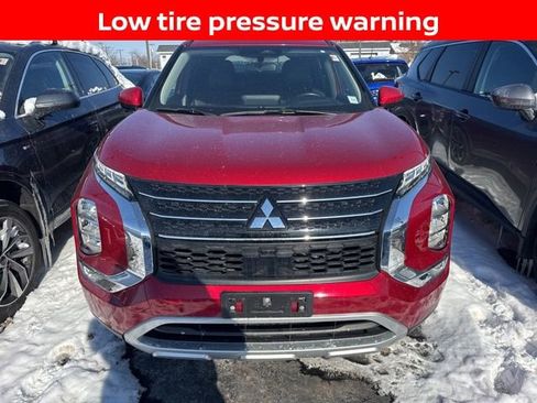 Used 2023 Mitsubishi Outlander SE image 6