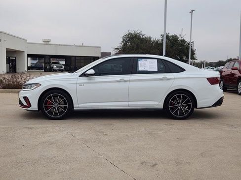 Used 2025 Volkswagen Jetta GLI Autobahn image 12