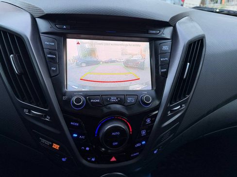 Used 2014 Hyundai Veloster Turbo w/ Turbo Technology Package 04 FWD image 53