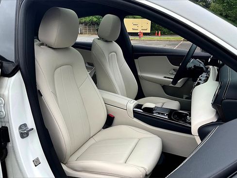 Used 2023 Mercedes-Benz CLA 250 4MATIC image 7