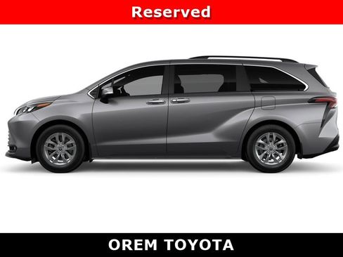 New 2026 Toyota Sienna XLE FWD image 4