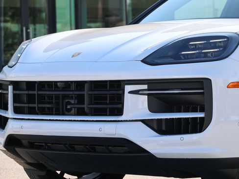 Certified 2026 Porsche Cayenne S AWD/4WD image 7