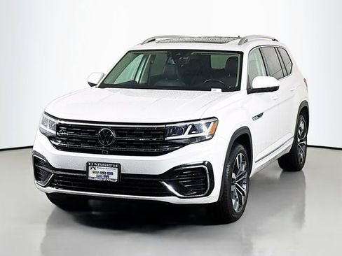 Used 2023 Volkswagen Atlas SEL Premium image 3