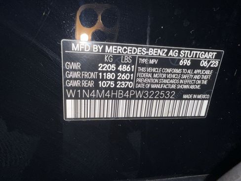 Used 2023 Mercedes-Benz GLB 250 4MATIC image 29