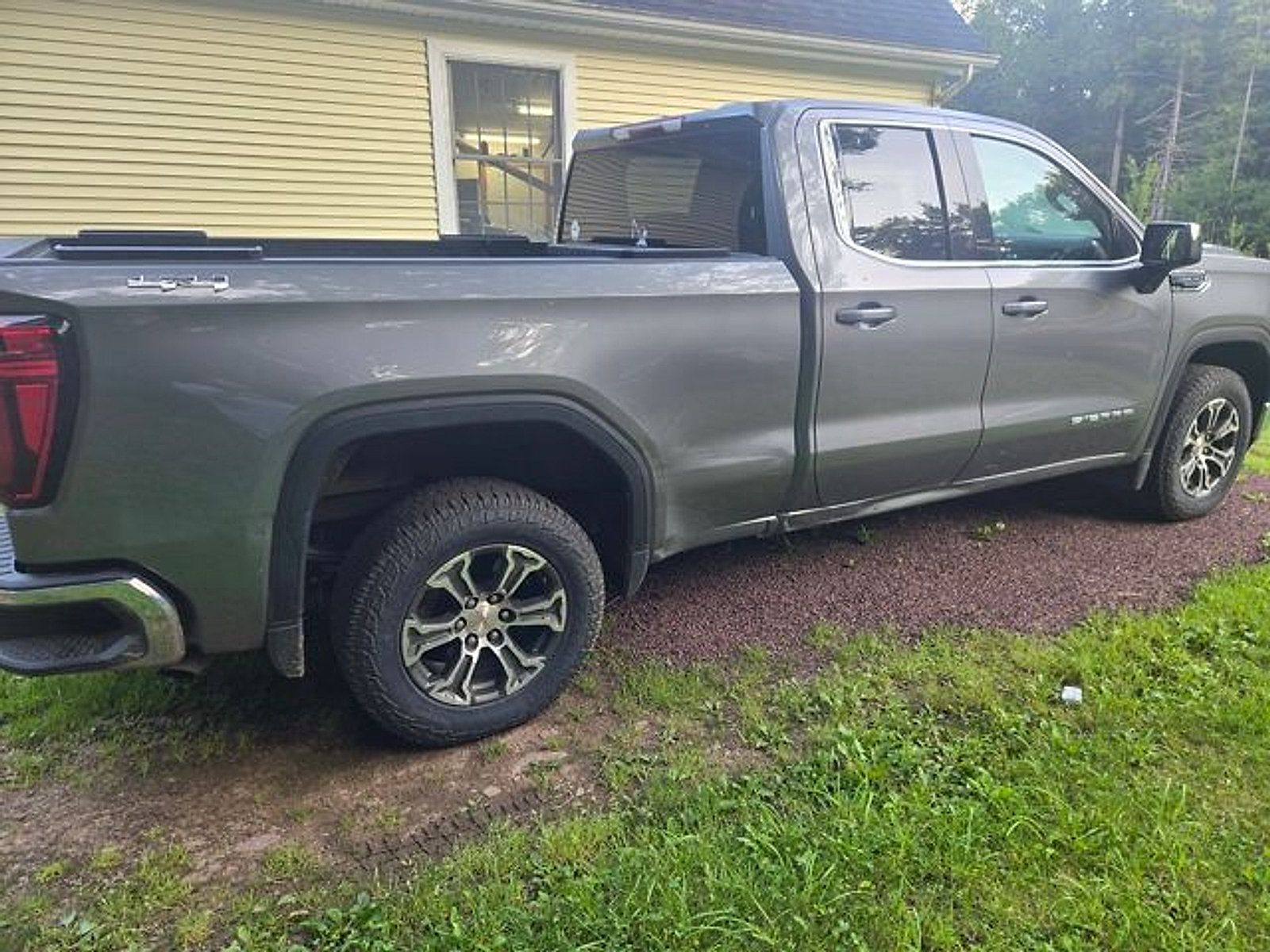 Used 2021 GMC Sierra 1500 SLE AWD/4WD image 13