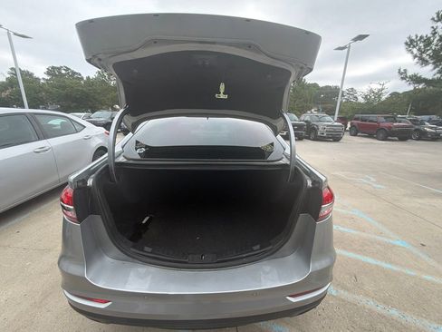 Used 2020 Ford Fusion SEL FWD image 16