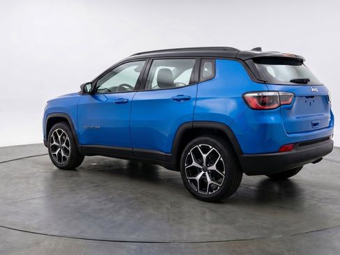 Used 2025 Jeep Compass Limited AWD/4WD image 6