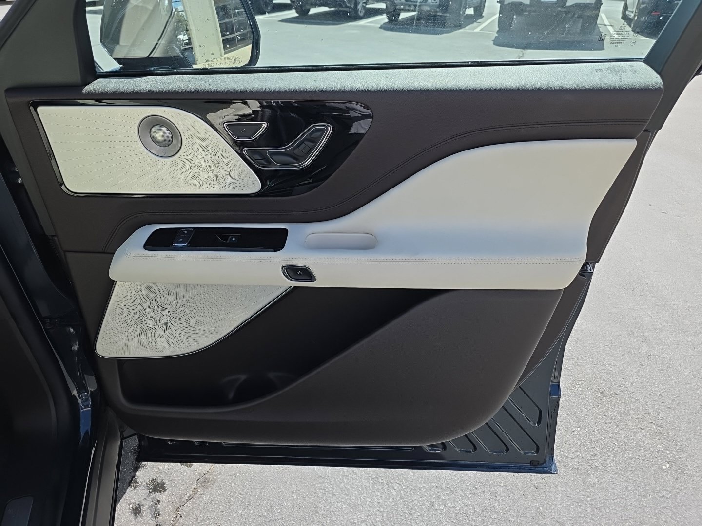 Used 2023 Lincoln Aviator Black Label Grand Touring AWD/4WD image 41