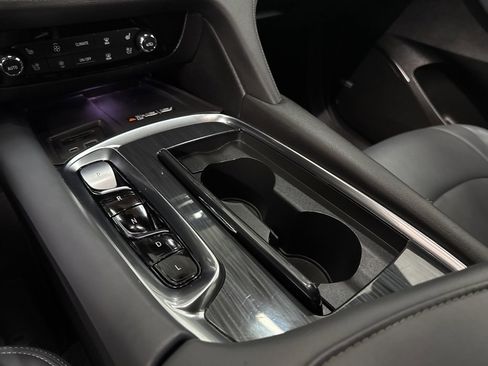 Used 2024 Buick Enclave Premium image 42