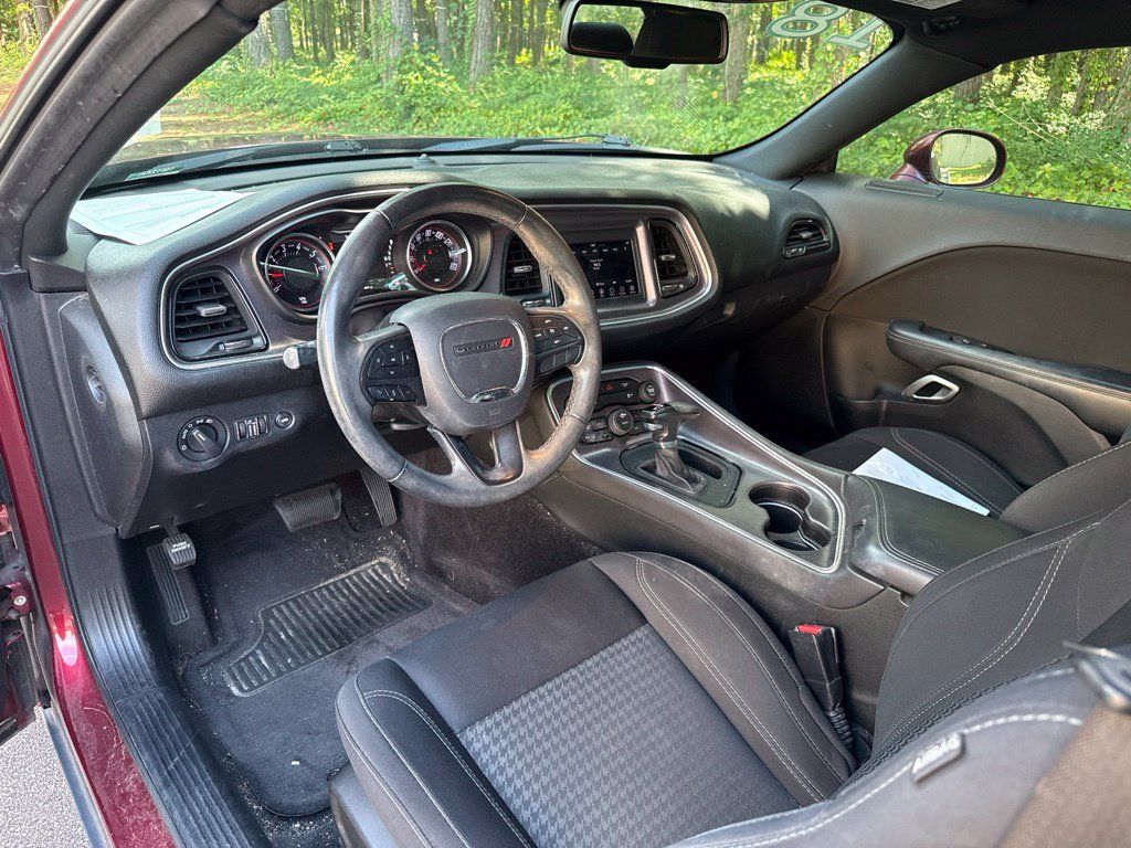 Used 2018 Dodge Challenger SXT RWD image 13