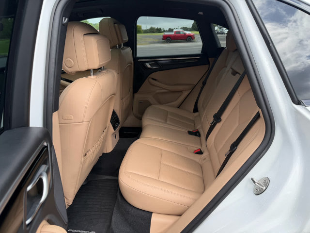 Used 2022 Porsche Macan S AWD/4WD image 10