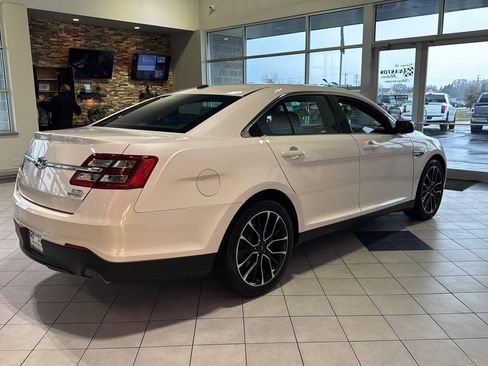 Used 2017 Ford Taurus SEL w/ Equipment Group 201A image 5