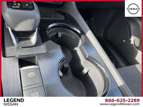 Used 2022 Nissan Rogue SV image 30