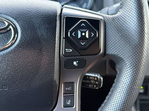 Used 2022 Toyota Tacoma TRD Off-Road w/ Technology Package RWD image 31