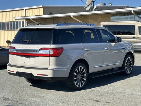 Used 2021 Lincoln Navigator Reserve w/ Luxury Package image 10