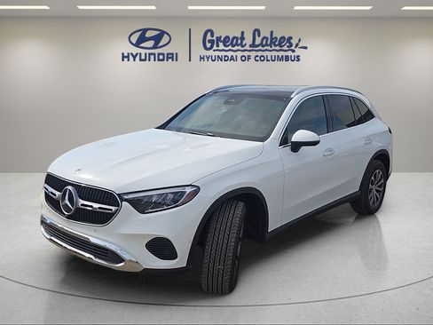 Used 2025 Mercedes-Benz GLC 300 4MATIC image 1