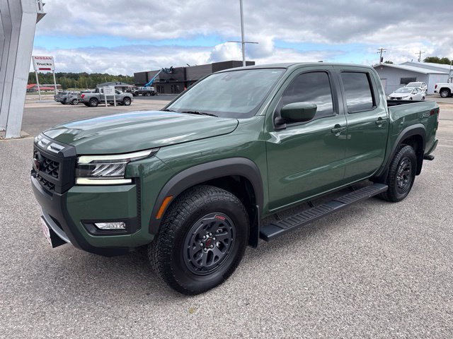 Used 2025 Nissan Frontier PRO-4X AWD/4WD image 2