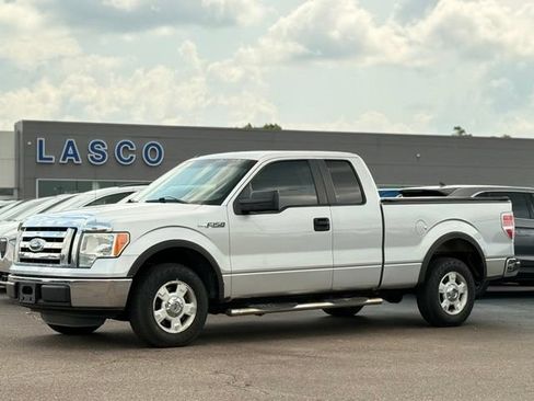 Used 2011 Ford F150 XLT w/ Trailer Tow Pkg RWD image 1