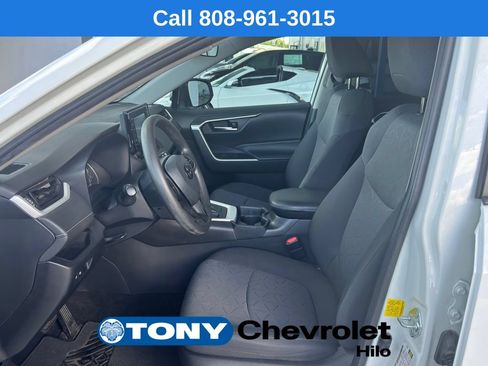 Used 2021 Toyota RAV4 XLE w/ Carpet Mat Package (TMS) FWD image 10