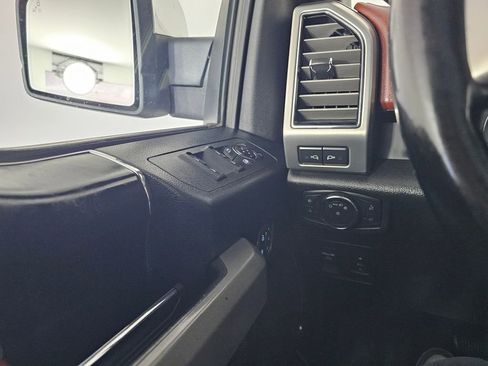 Used 2018 Ford F150 Platinum w/ Equipment Group 701A Luxury image 35