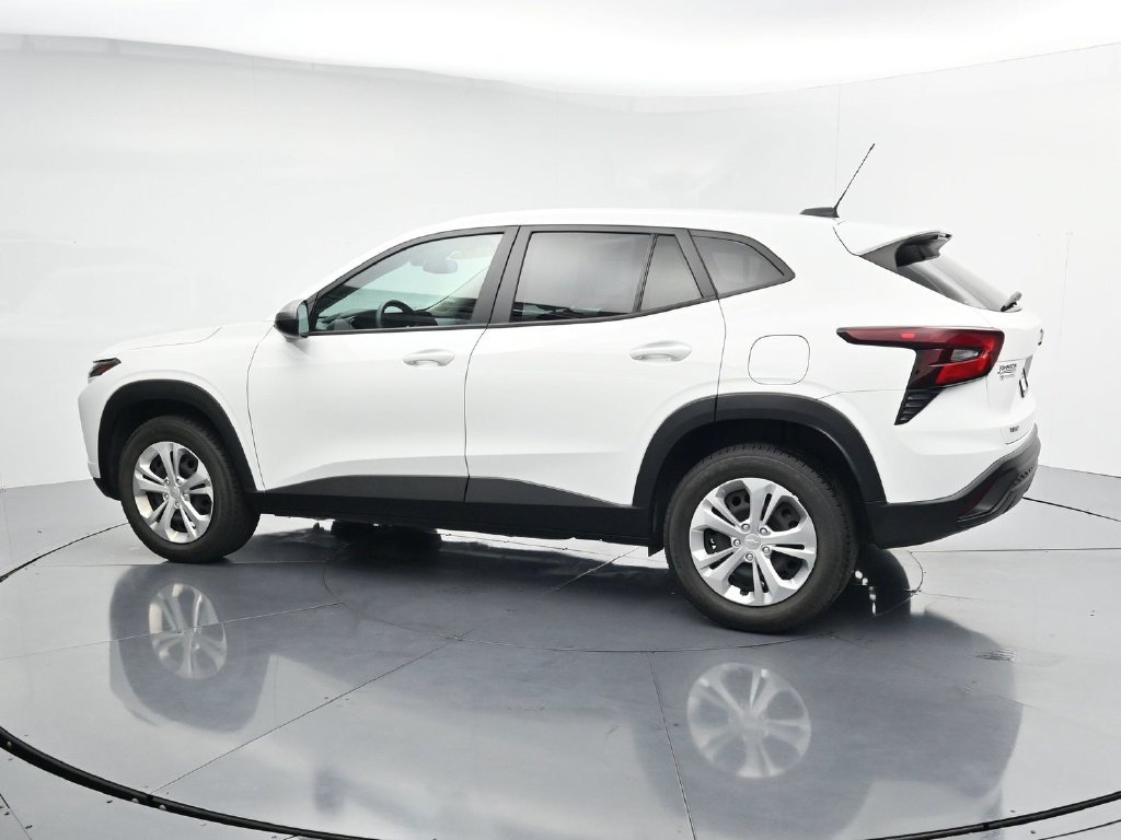 Used 2024 Chevrolet Trax LS FWD image 5