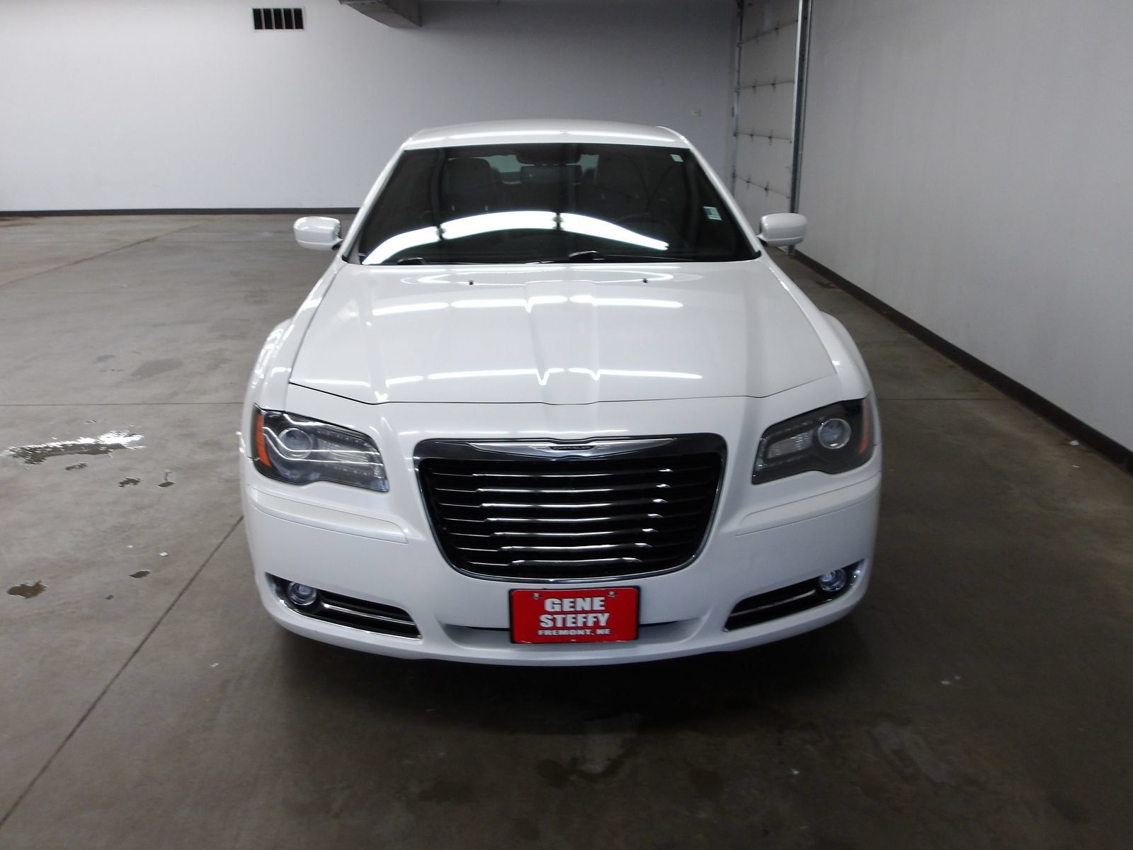 Used 2014 Chrysler 300 S AWD/4WD image 4