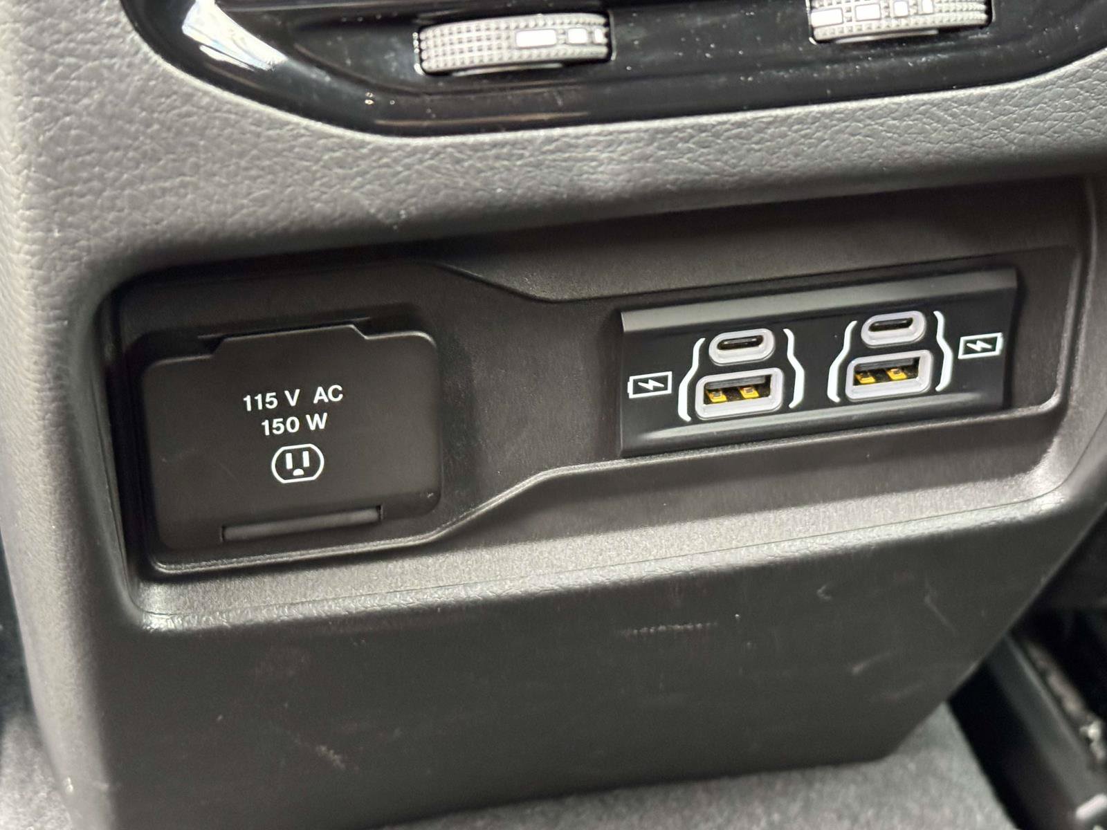 Used 2024 Jeep Grand Cherokee Laredo X w/ Luxury Tech Group I AWD/4WD image 40