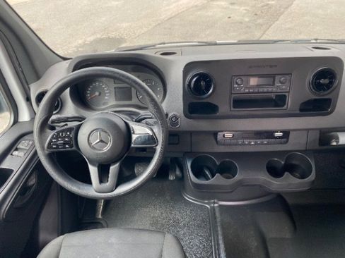 Used 2023 Mercedes-Benz Sprinter 2500 image 22