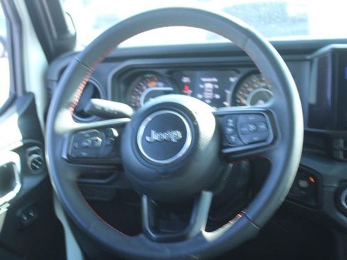 Used 2024 Jeep Wrangler Unlimited Rubicon AWD/4WD image 14