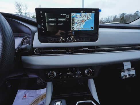 New 2026 Mitsubishi Outlander SE image 21