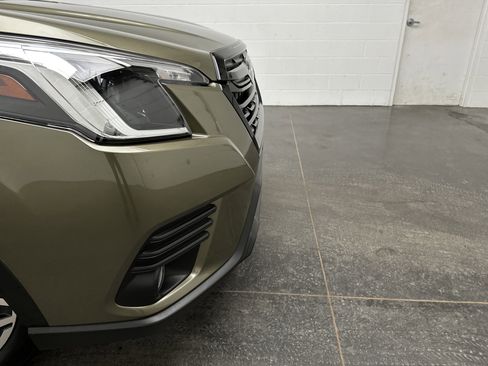 Used 2023 Subaru Forester Premium image 2