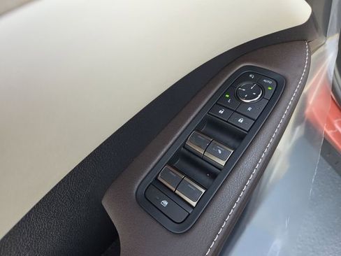 Used 2024 Lexus NX 250 FWD w/ Towing Package (2000 Lbs) image 13